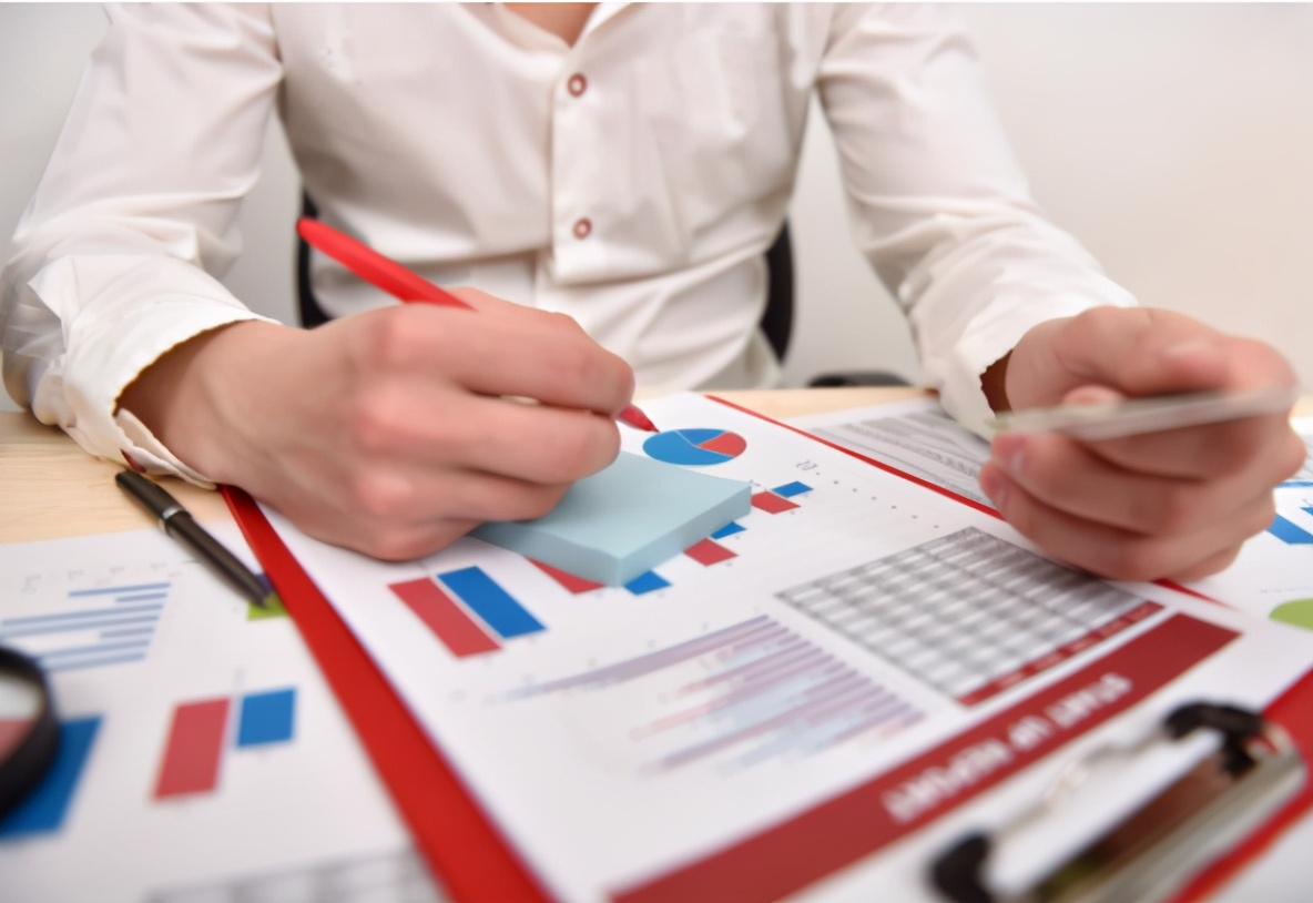 40岁以上人群注意，国家开始发福利，满足条件可拿到5000元