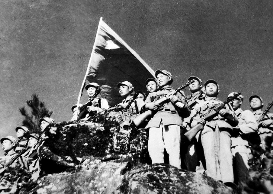 一级战斗英雄归国失踪33年，中央登报寻找，邓小平：必须找到他