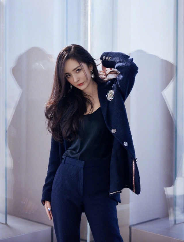 Yang Mi new model by ridicule too strong, " assassinate fictionist " open to booking not beautiful, call Yang Ying to book a whole theater for the film