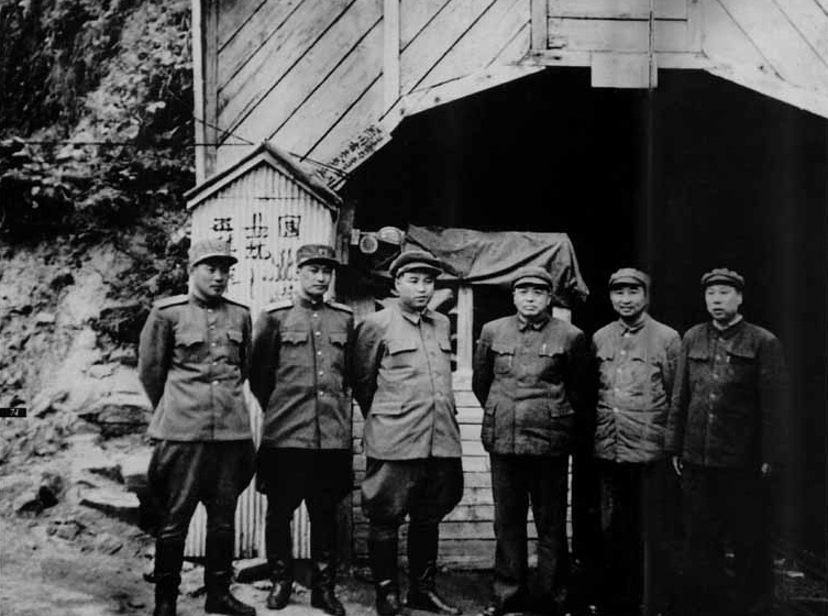 彭德怀临危受命再次出征，载誉归国接受斯大林