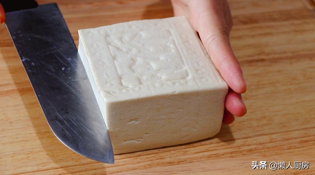 炖豆腐时，锅里加点它，吃着特别鲜，嫩嫩滑滑的，还不腥