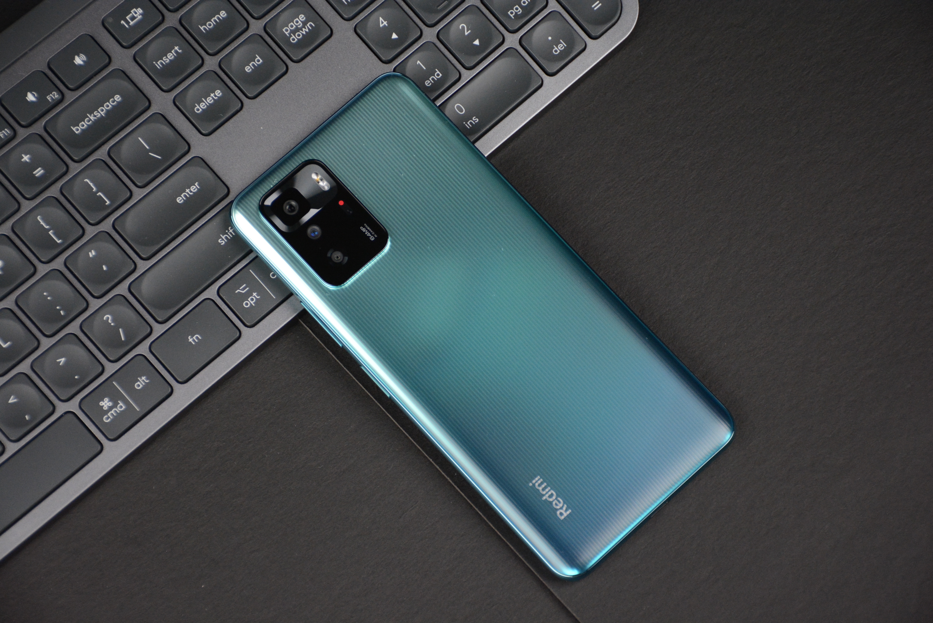 从618期间的销量来看,红米note10pro大于realme q3,大于红米note9pro