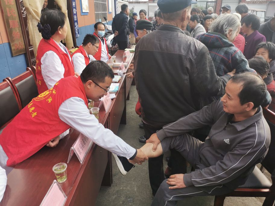 市中医院健康促进  弘扬中医药文化 为实现全民小康不懈努力