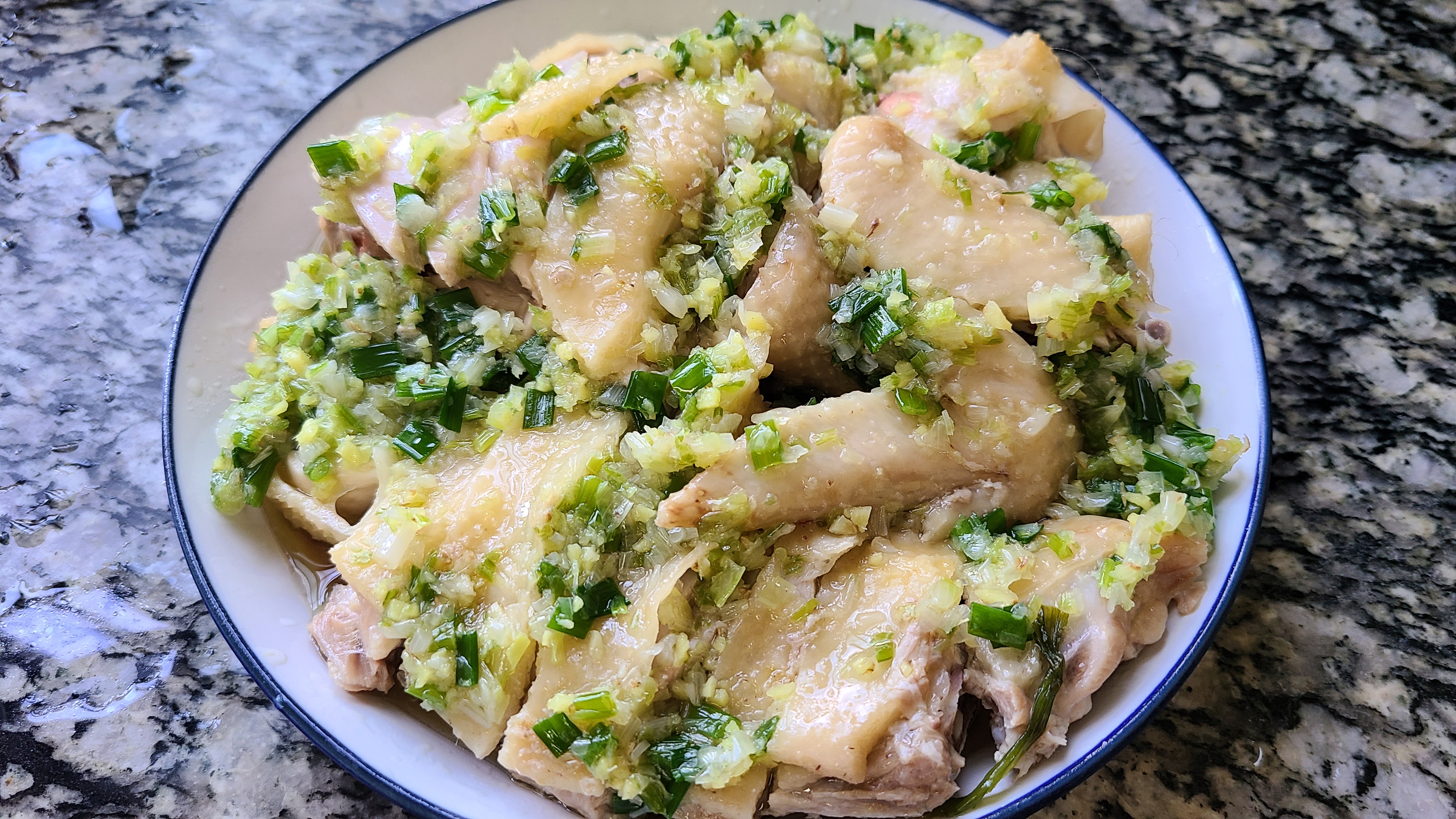 葱油鸡，做法简单又好吃的一道广东美食，20分钟就能做好