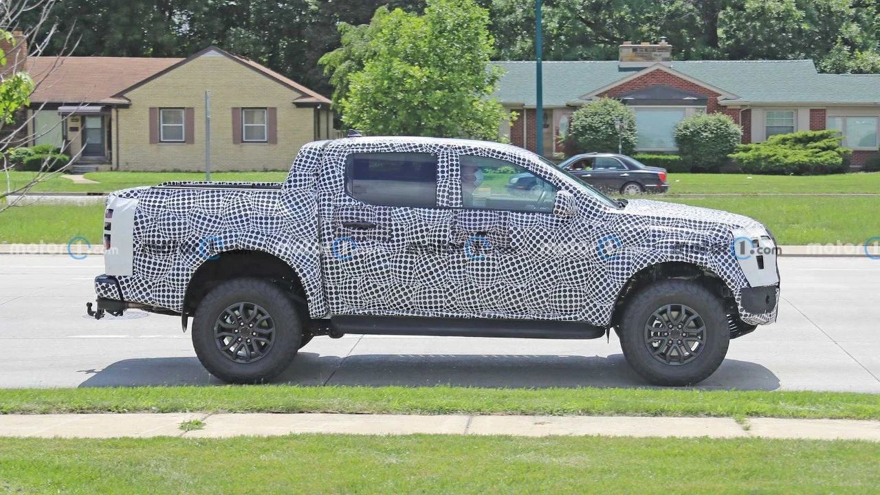 保时捷Macan EV内饰曝光；2022款奥迪Q7/Q8开启预售