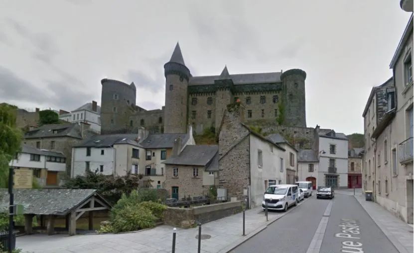 产业多次转型后，法国维特雷小镇为何最终选择了旅游