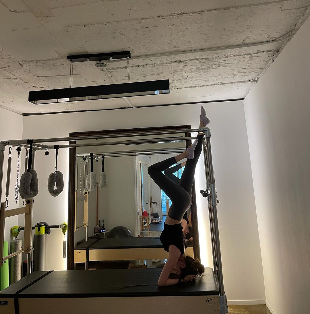 她身高172，腿長107，還在做普拉提保持身材，網友卻說她腿太細？