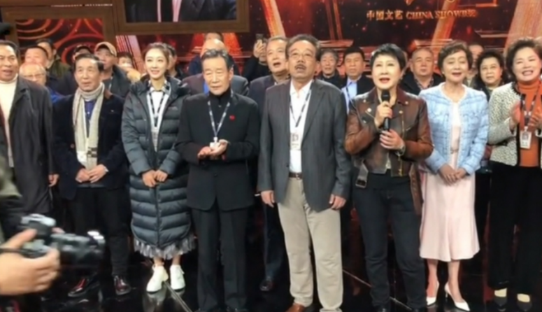 《渴望》剧组30年再聚首：她9次错过刘慧芳，才