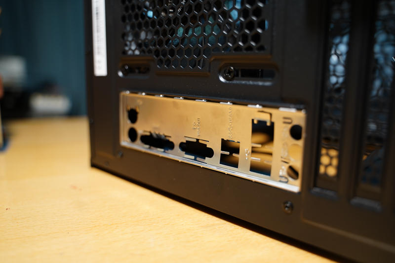 四代目老酒入新瓶：安钛克风行者DF700 Flux装机记录