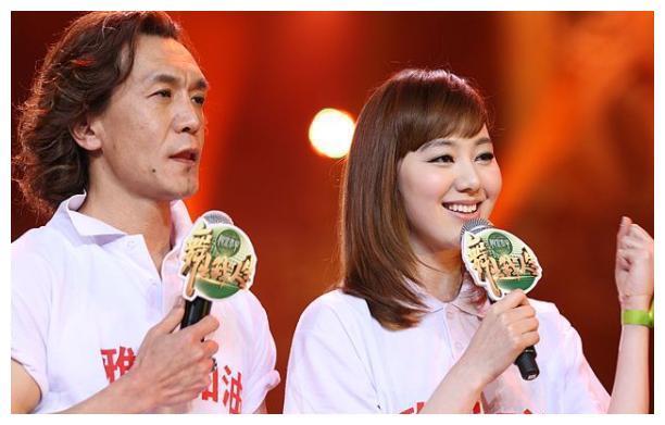 37岁央视主持王冠太恨嫁，巅峰期突然消失5年，