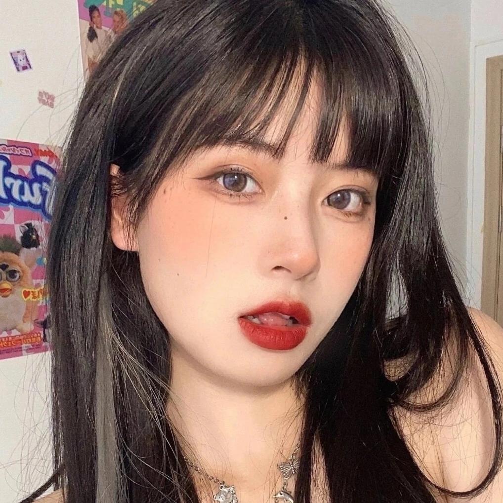 皮到挨打的沙雕文案：好看的锁骨千篇一律，有趣的肚子弹来弹去