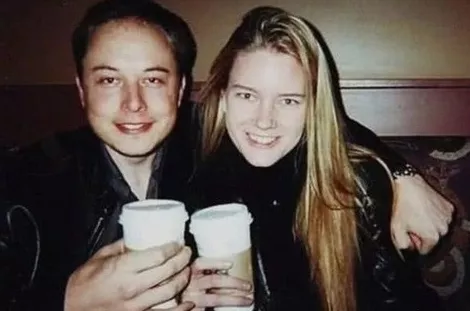 特斯拉之父马斯克的童年：父母离异，校园暴力，性格内向