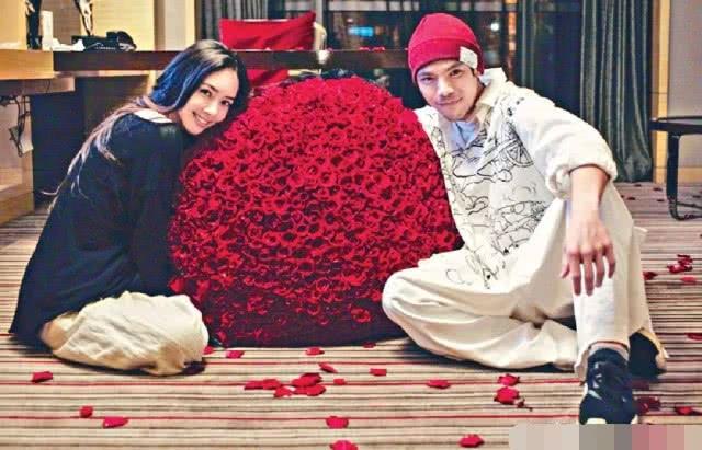 郭碧婷到底是怀没怀？向佐发文称欢迎新成员，向太也回应了