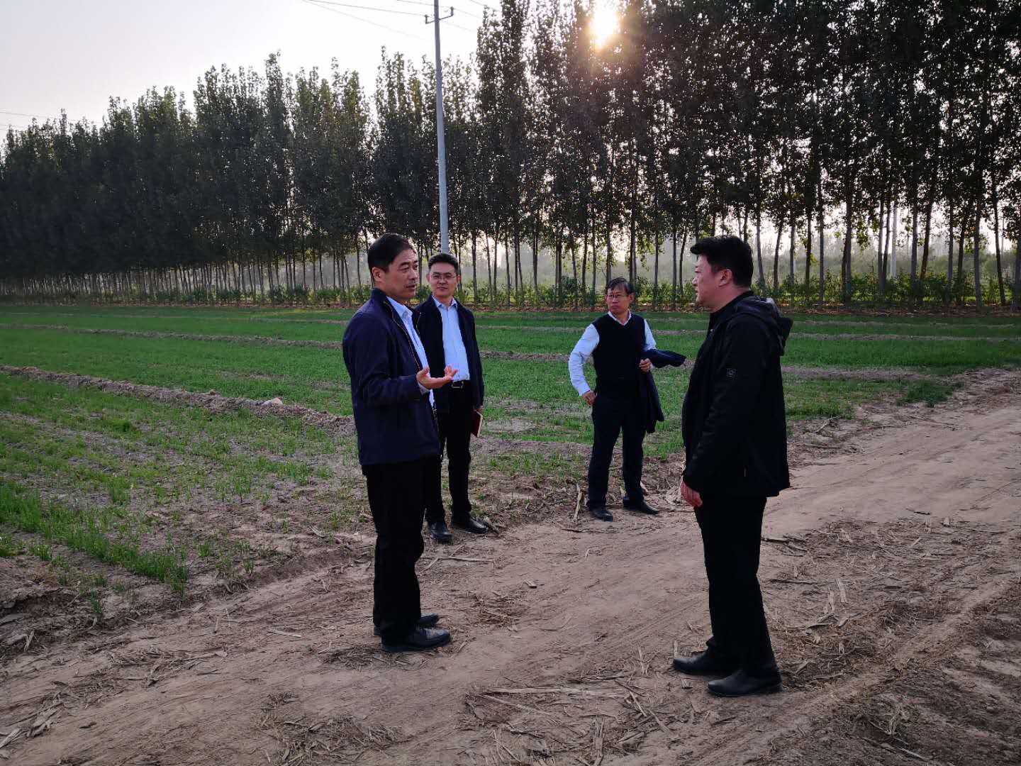 韩利师到企业调研