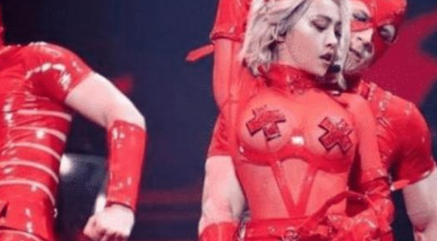 蔡依林演唱会造型有多“辣”？40岁穿成这样，难