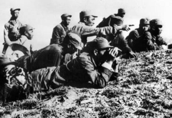 此开国中将活了102岁，晚年感叹：多亏主席的一碗牛肉，救了我