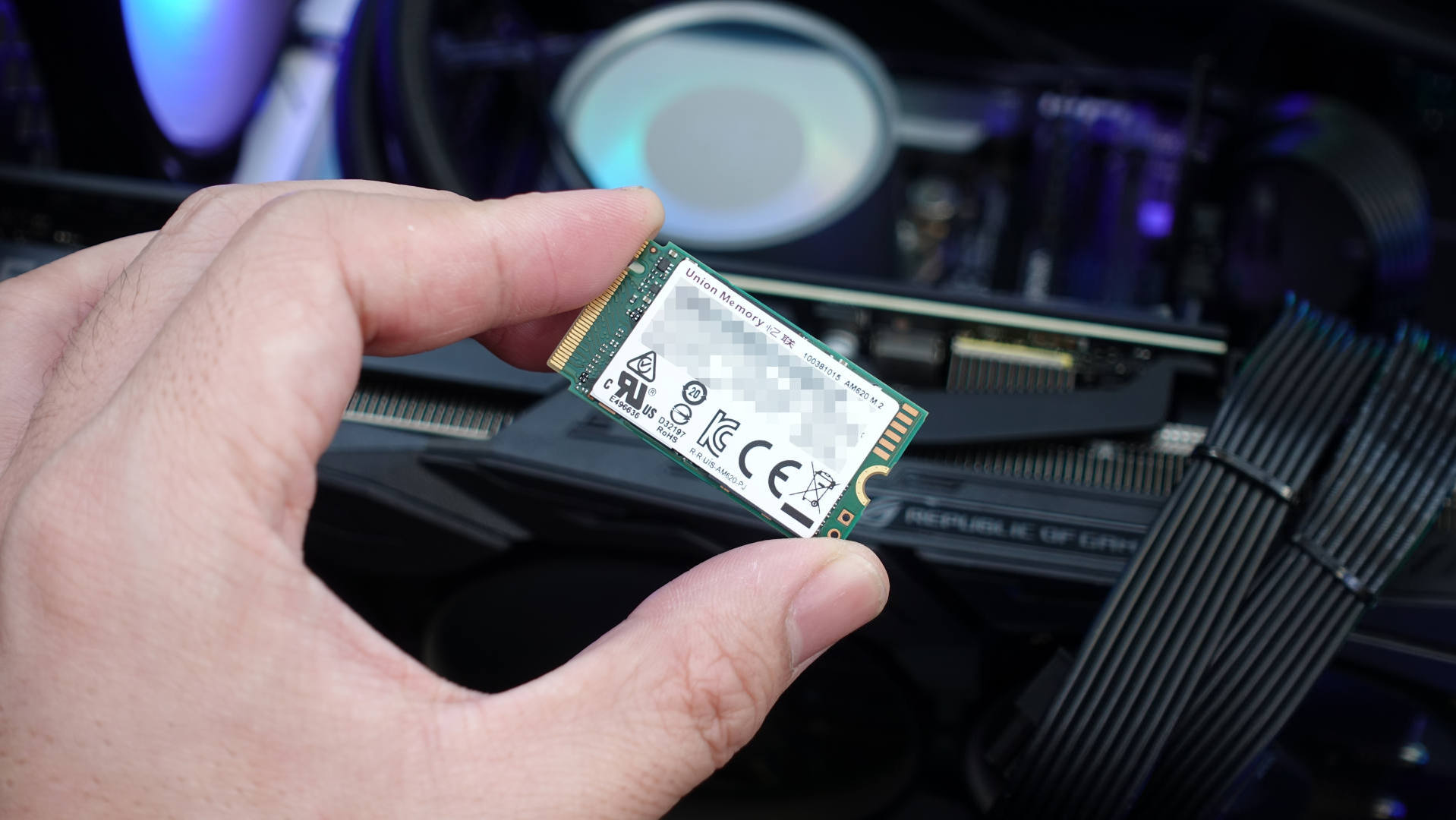 忆联AM620固态硬盘评测：小身材、大容量、高速度