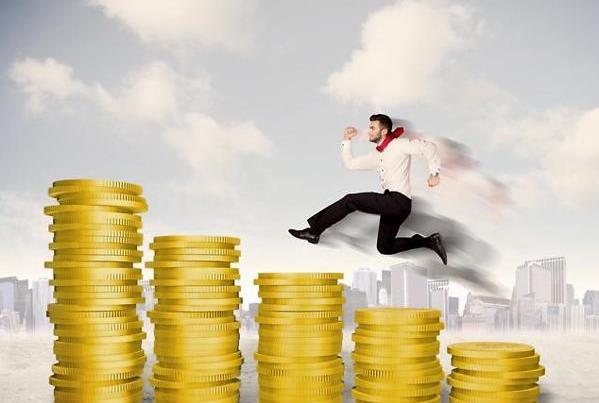 未来10年，房子将“烂大街”，存现金才靠谱？听银行高管怎么说