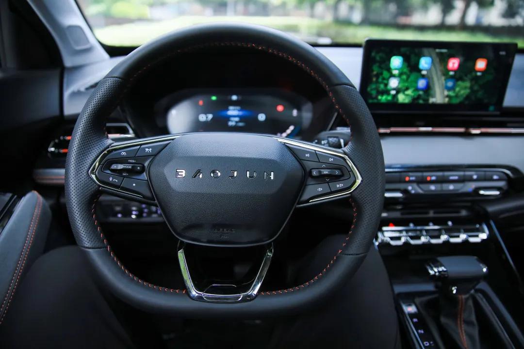 这款高颜值SUV顶配不到10万，配1.5T，还带主动刹车