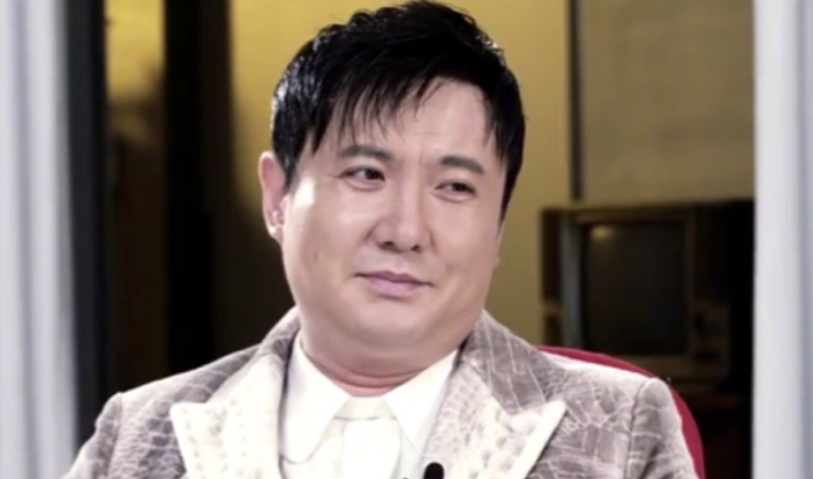 40岁沈腾罕晒健身照，腰细手臂肌肉感强侧颜帅，网友：校草回归