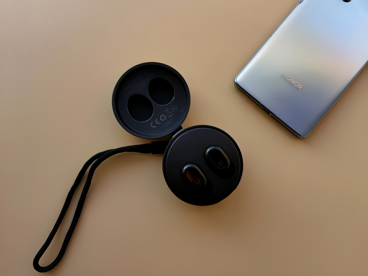 不足二百元还支持无线充电——趣倍这款无线蓝牙耳机物超所值