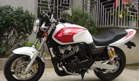 一代神车，本田CB400为何如此经典？除了车重，基