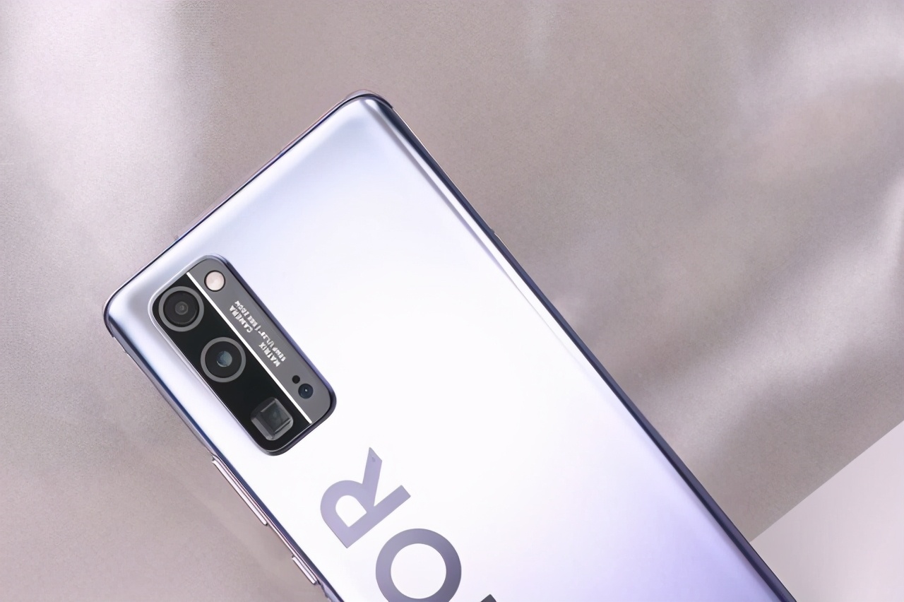 发布八个月跌至4799元，顶尖麒麟990旗舰现已濒临