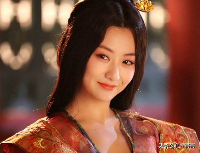 又一位女星自曝离婚！当红时下嫁小2岁男模，如今34岁成单亲妈妈