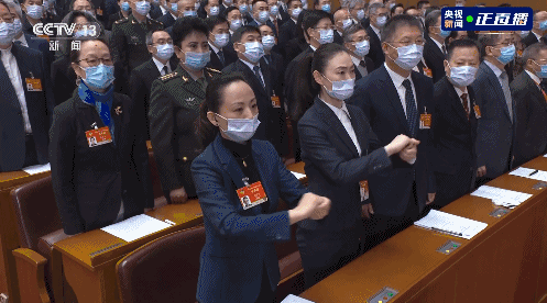 “千手观音”邰丽华：2岁失聪，春晚爆红，如今