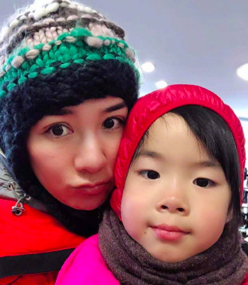 Yellow Yi former husband exposing to the sun is installed in the home 20 many photograph like the head, be pregnant to will meet with in June the home is cruel, 