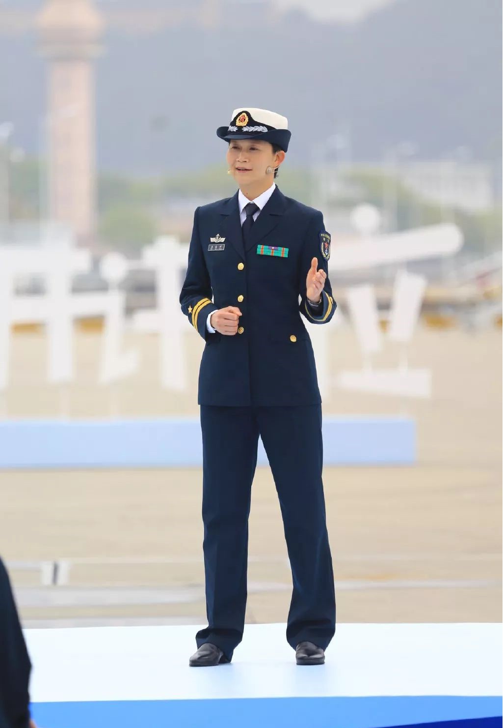 巾帼不让须眉！美国海军航母将迎来首位女性舰长