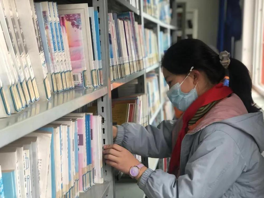 成都市双流区彭镇小学开展“向雷锋同志学习”主题教育活动