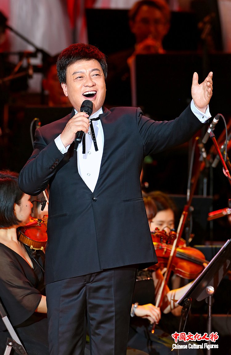 郁钧剑从艺五十<font color=red>周年</font>回乡演唱会70位歌唱家倾情演绎民族经典