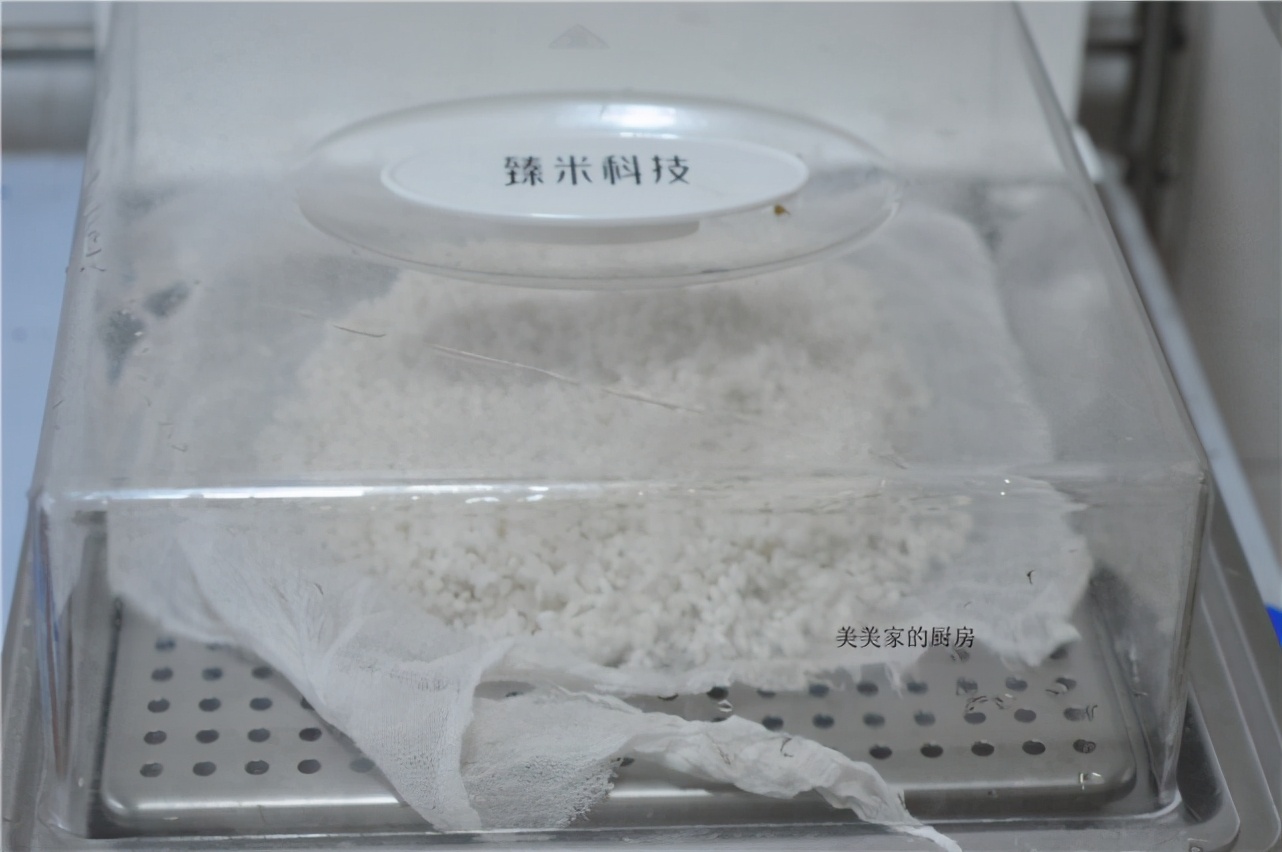 做烧卖时，只懂炒糯米饭可不行，多加1样食材，起沙味香浓