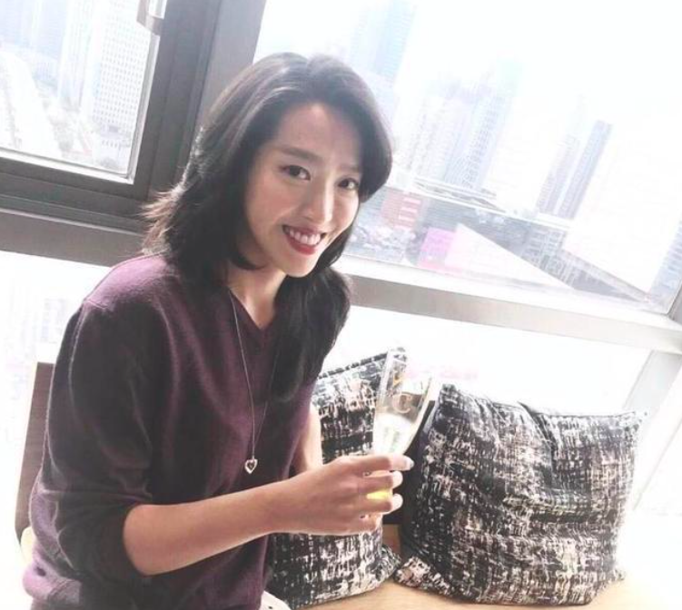 女兒李元元與黑人男朋友分手,李立群直呼妙哉,網友也表示支持 - 頭條匯