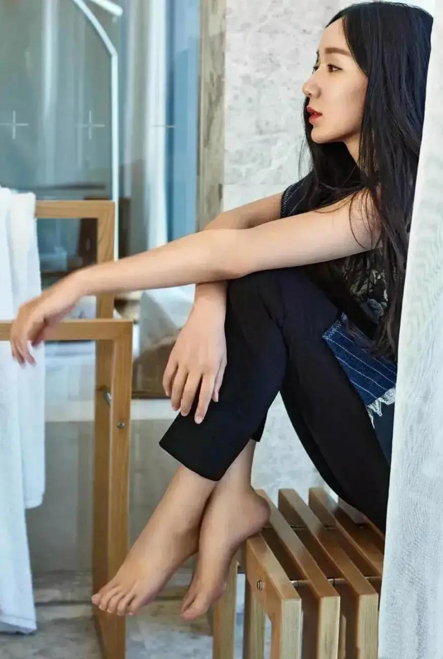 婁藝瀟 19年生於遼寧大連 別名婁霄霄 身高168cm 碧雲天a Mdeditor