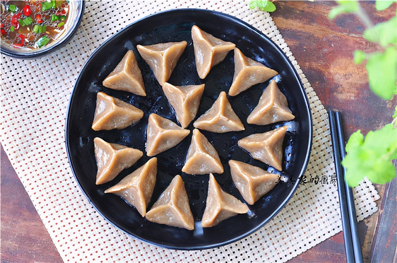 芋头是个“宝”，香糯细腻，营养极高，打碎拌好做早餐，太香了