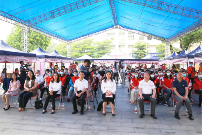 佛山市禅城区张槎街道党员群众：大榕树下学党史悟思想