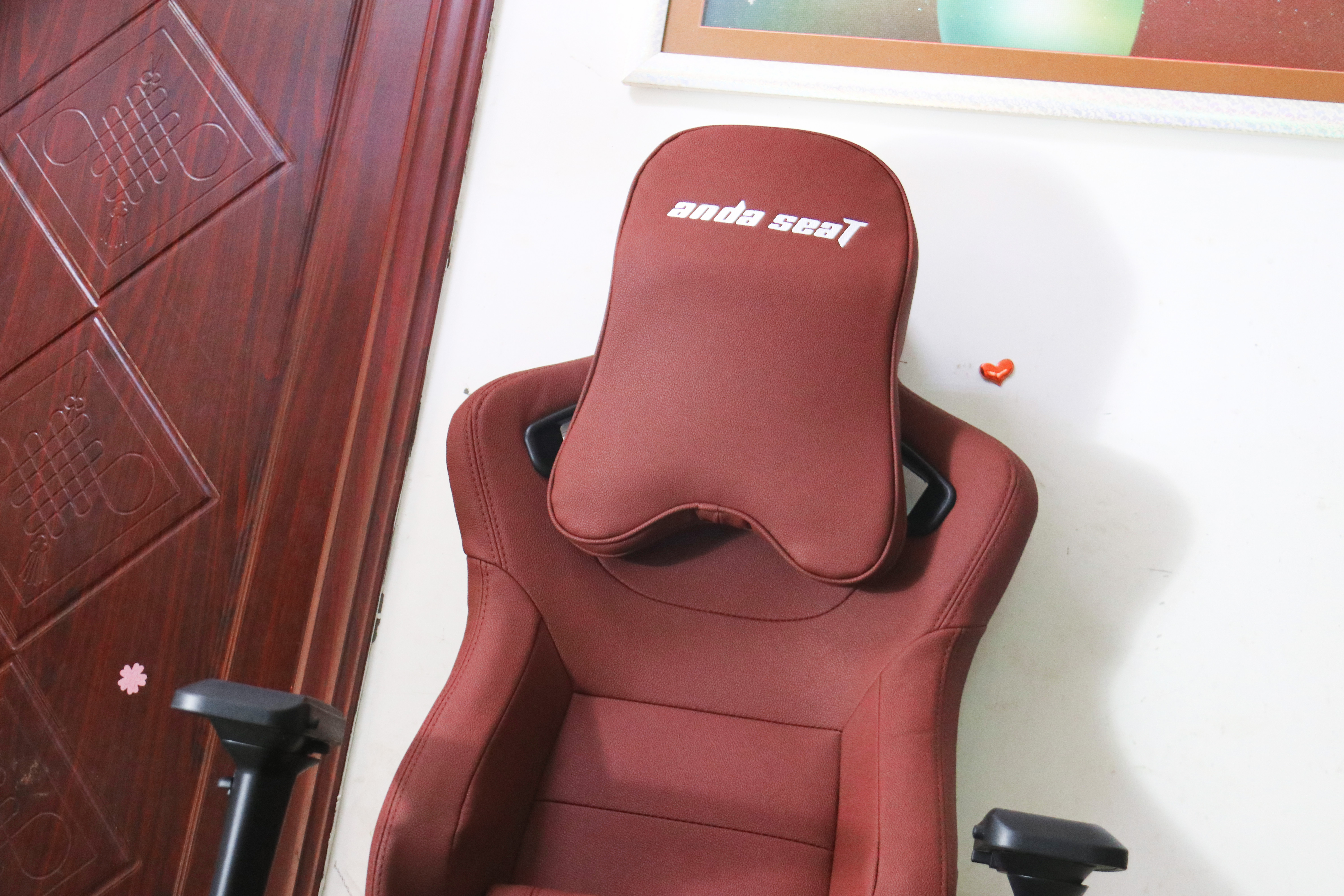 玩的不仅是游戏，午间小憩也适合：安德斯特赤焰王座电竞椅实测