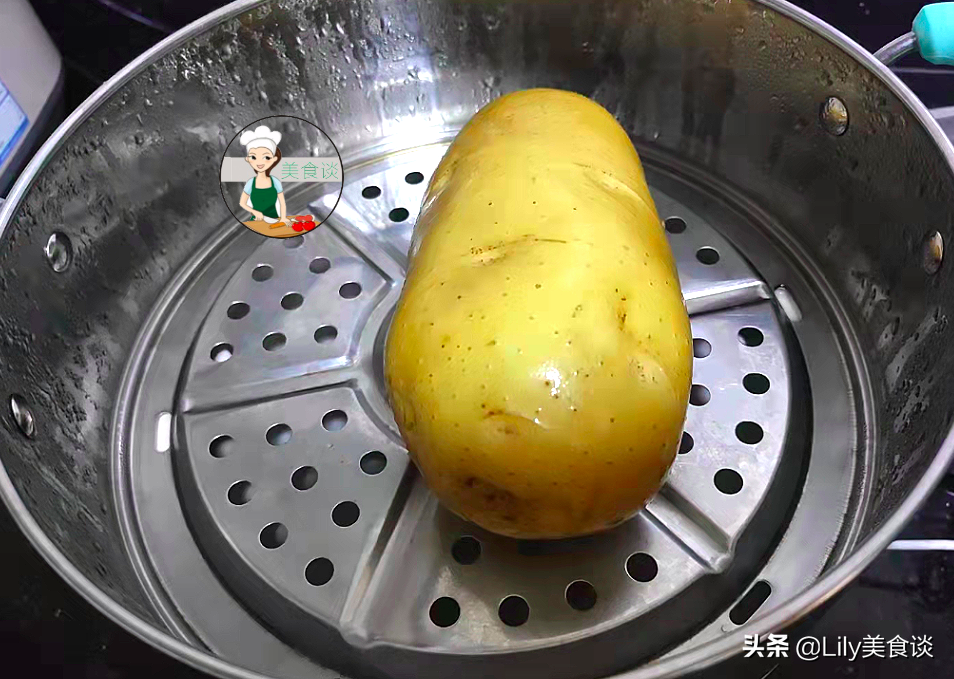 秋天，这菜三天两头必做，蒸熟淋酱汁，不放肉也香，秋天吃特养人