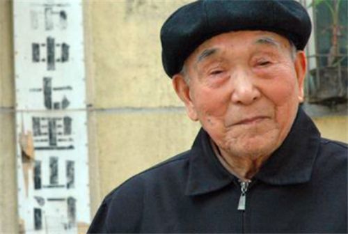 山东老人躲藏70年，开诊所救人，30年后妻子才知道他的真实身份-第1张图片-大千世界