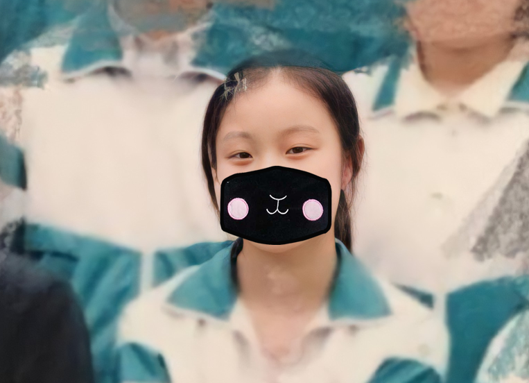 倪妮初中毕业照曝光，眼睛小发际线堪忧，普通到认不出