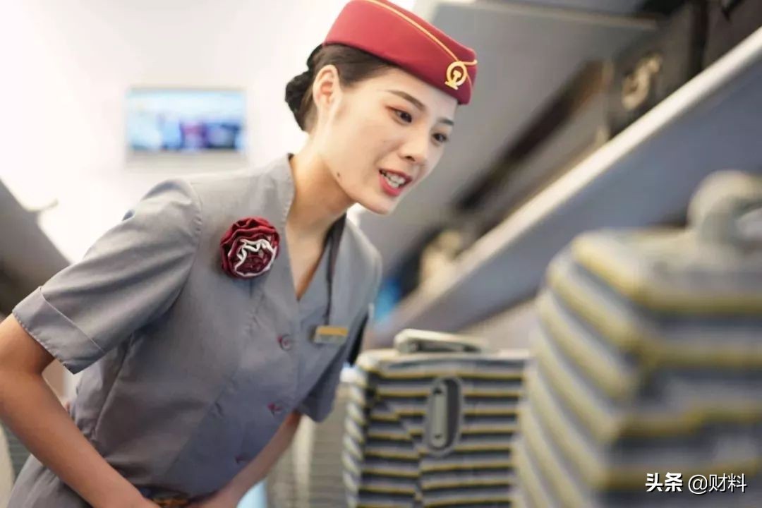 一年收费5551亿元，负债却将近6万亿元，高速公路花的钱去哪了？