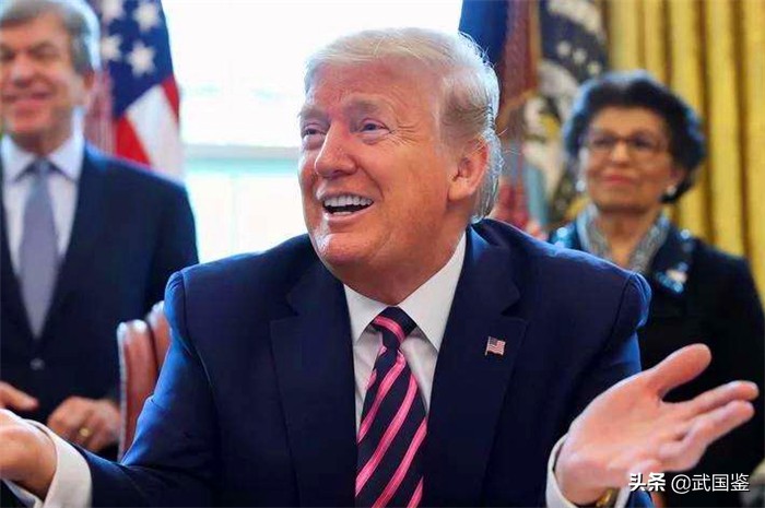 枪打出头鸟，特朗普对推特发出制裁威胁！必须恢复室外竞选活动
