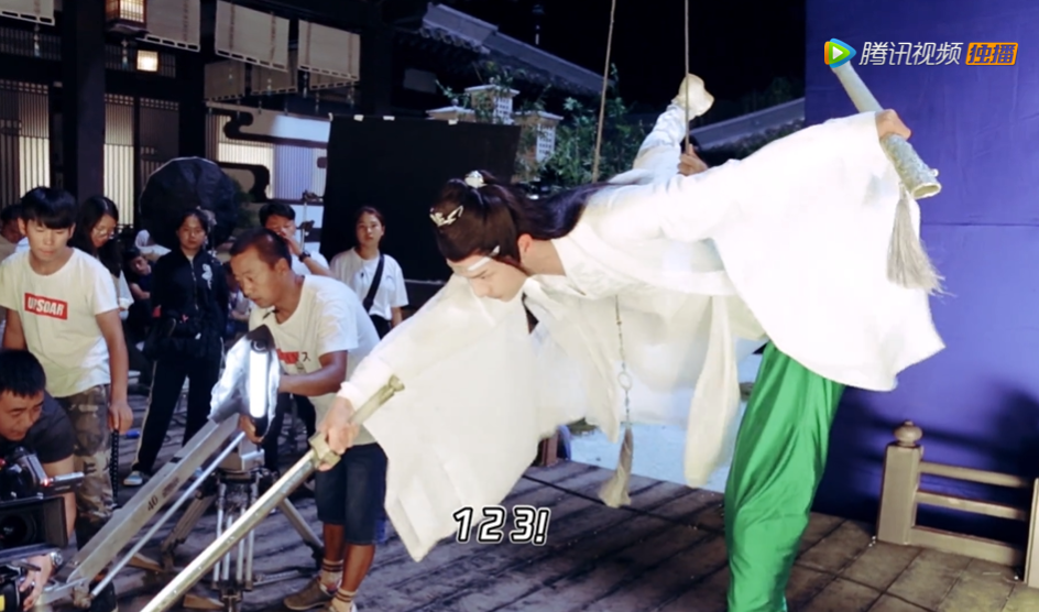 Old affection male group exceeds respect property! The face that resemble battle buries sewage, yu Bin pours condole encephalemia, zhu Zanjin rolls stair