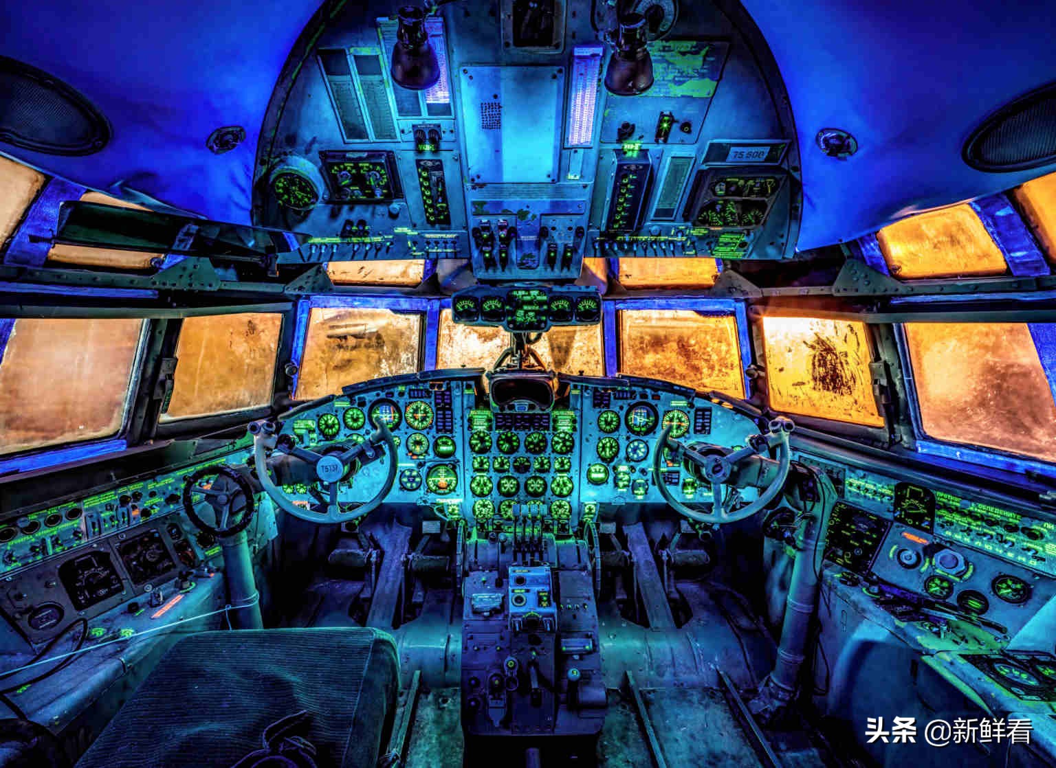 苏联空军的驾驶舱和投弹舱，难以熟练掌握的控