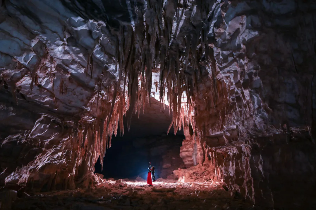 There is a heartbeat called the autumn of the Qinba Mountains!  Red leaves in clear autumn, encounter romantic scenery