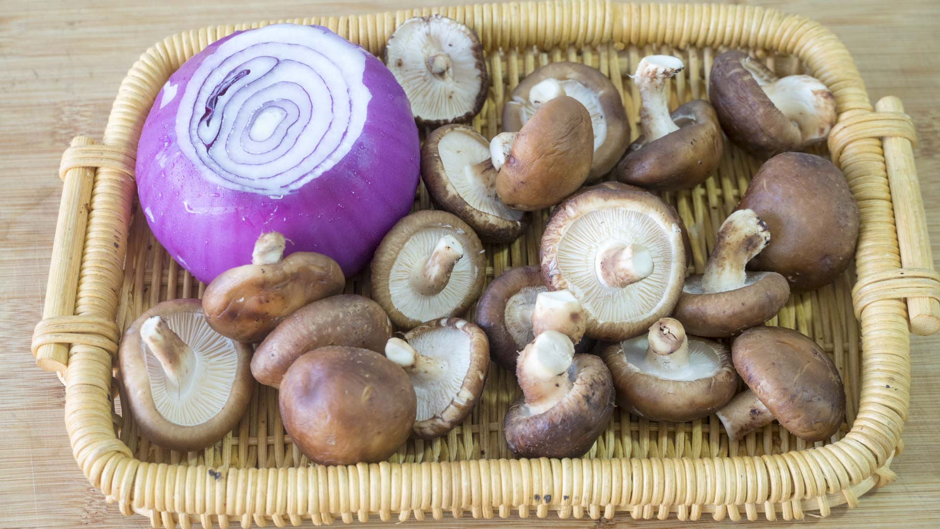 自製糯米腸家庭做法，鹹香軟糯沒有添加劑，食材做法都簡單，解饞