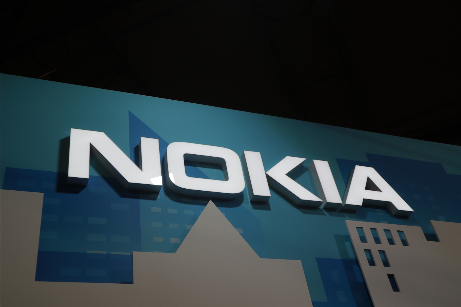 Nokia今年旗舰级曝出，后置摄像头6摄 2K 120Hz屏，市场价799美元起