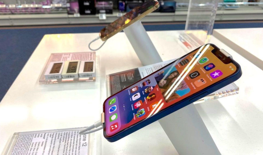 果粉迎来好消息，苹果13再传来消息，iPhone12被嫌弃了